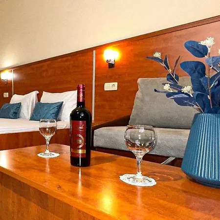 Dezudava Family Hotel