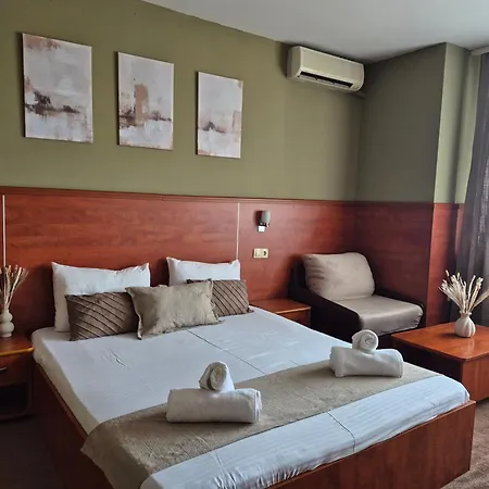 Dezudava Family Hotel 2*