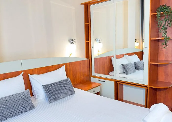 Hotel Dezudava Family