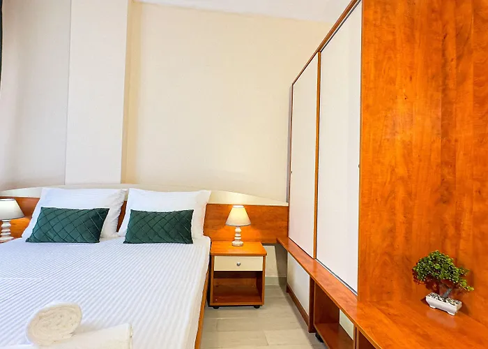 Dezudava Family 2* Sandanski